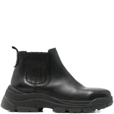 Ботинки на массивной подошве