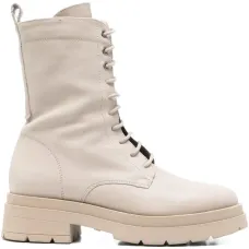 Ботинки на шнуровке