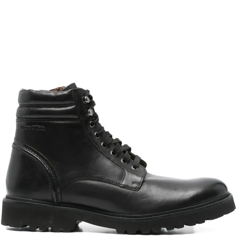 Ботинки на шнуровке