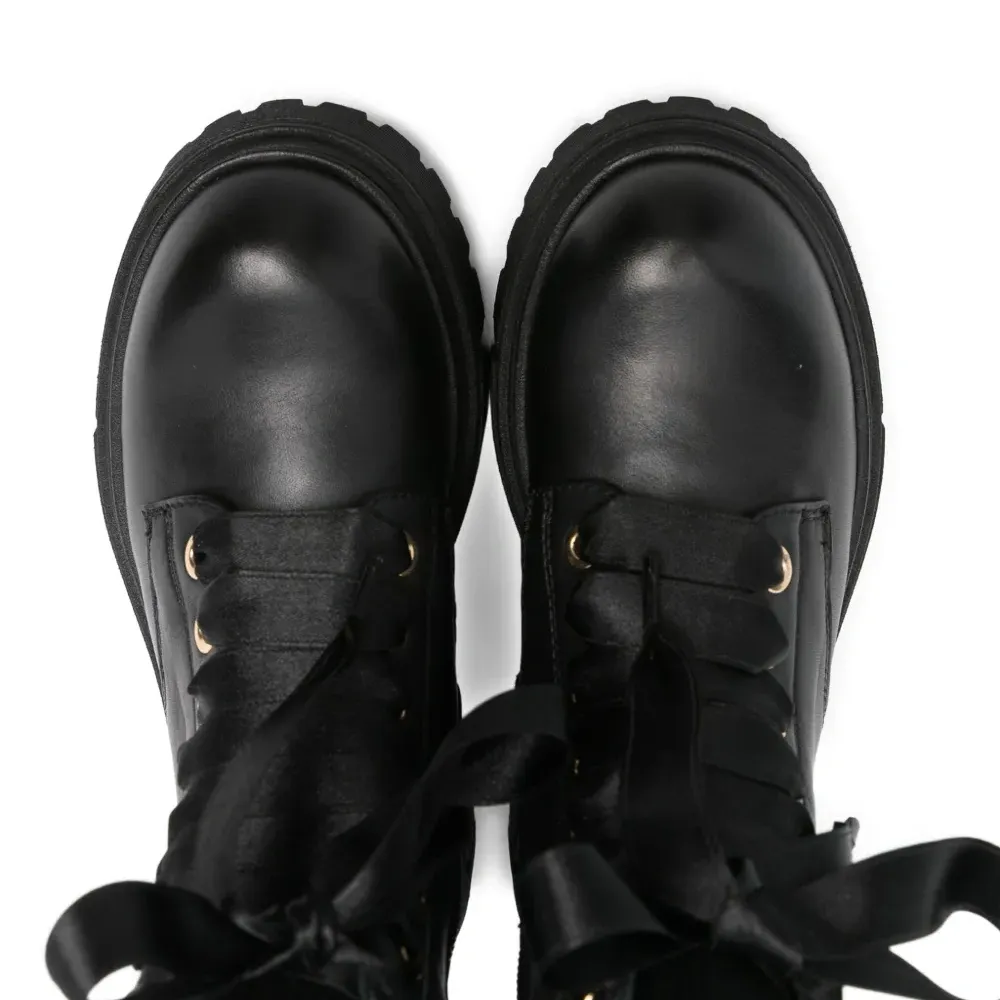 Ботинки на шнуровке с носочной вставкой Ботинки на шнуровке с носочной вставкой