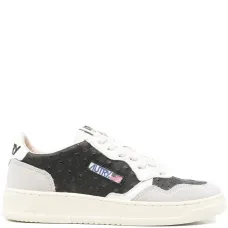 Кроссовки с вышивкой