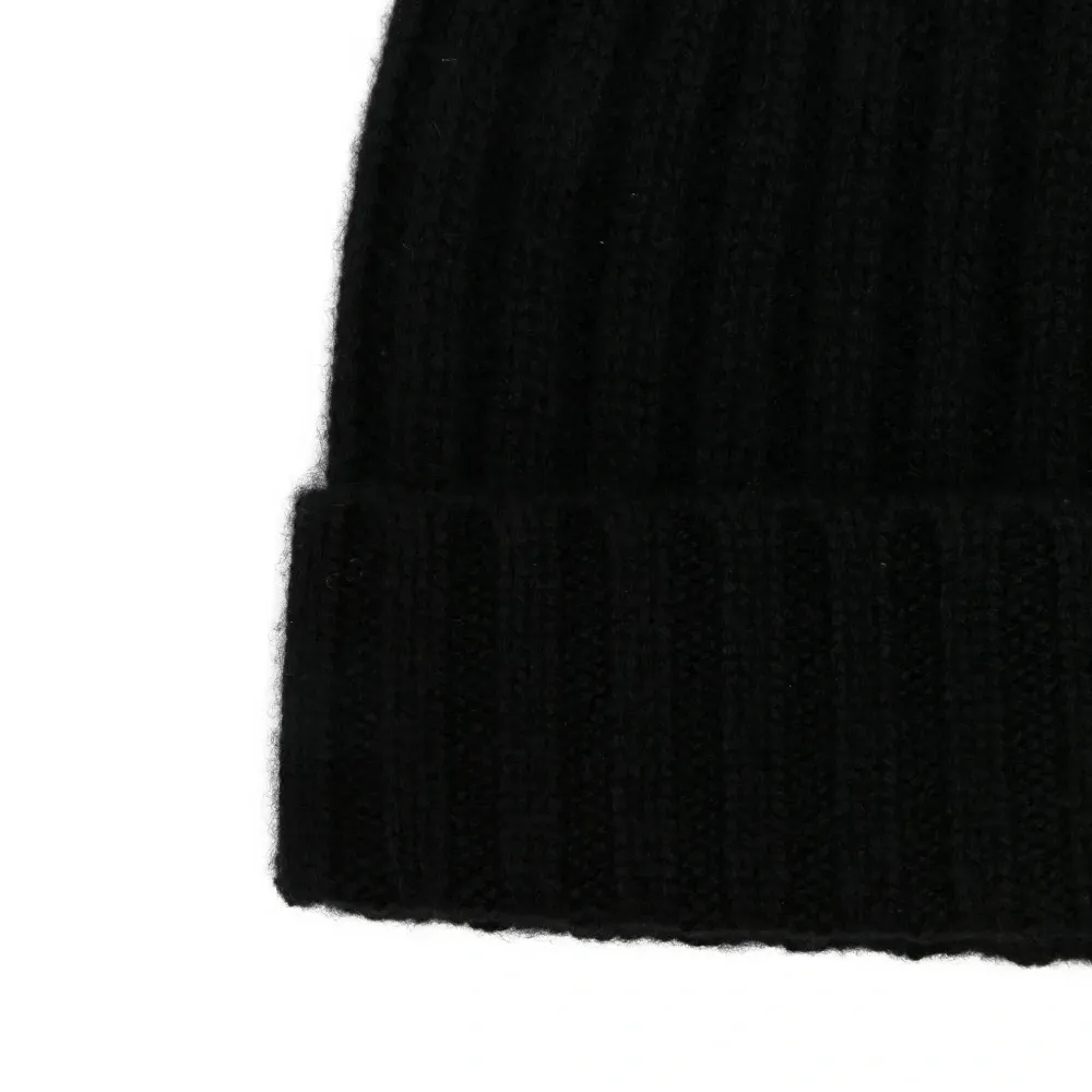 Кашемировая шапка бини в рубчик