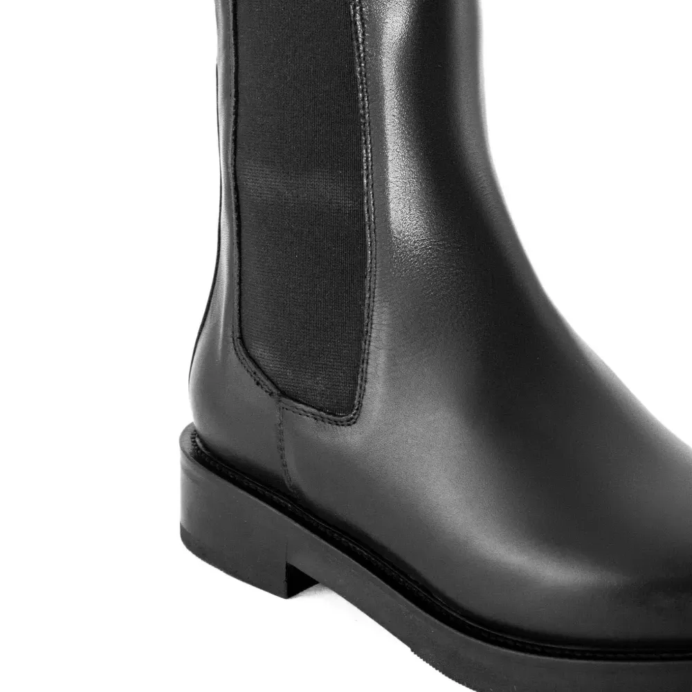 Ботинки челси с эластичными вставками