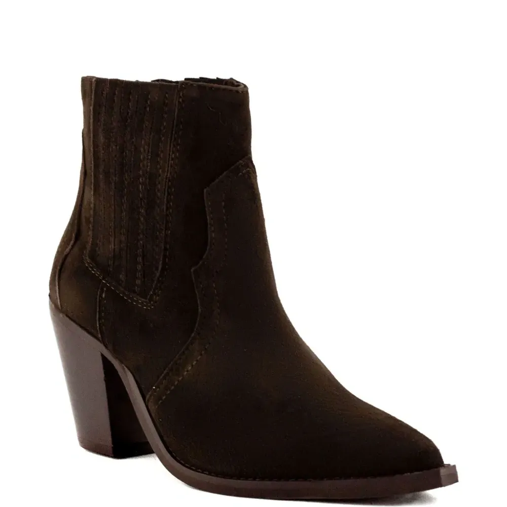 Ботильоны с заостренным носком Ботильоны с заостренным носком