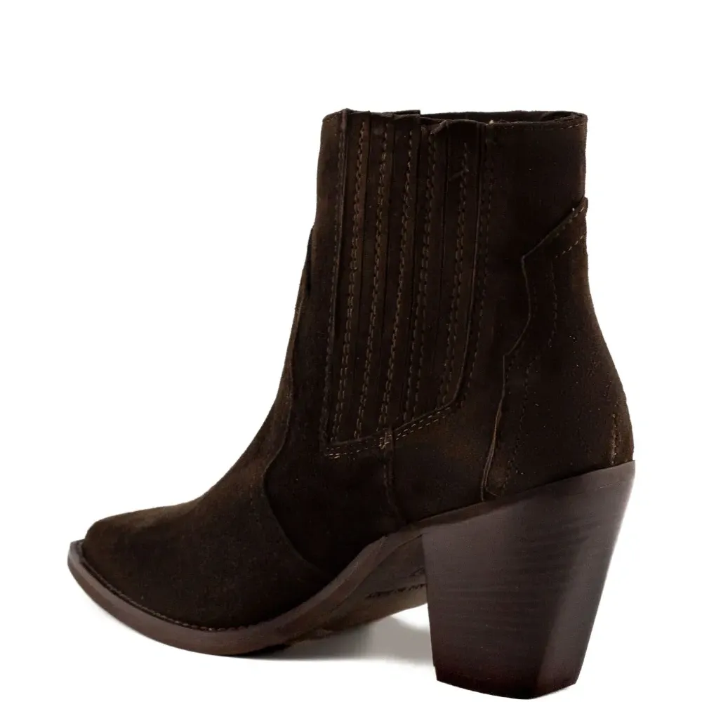 Ботильоны с заостренным носком Ботильоны с заостренным носком