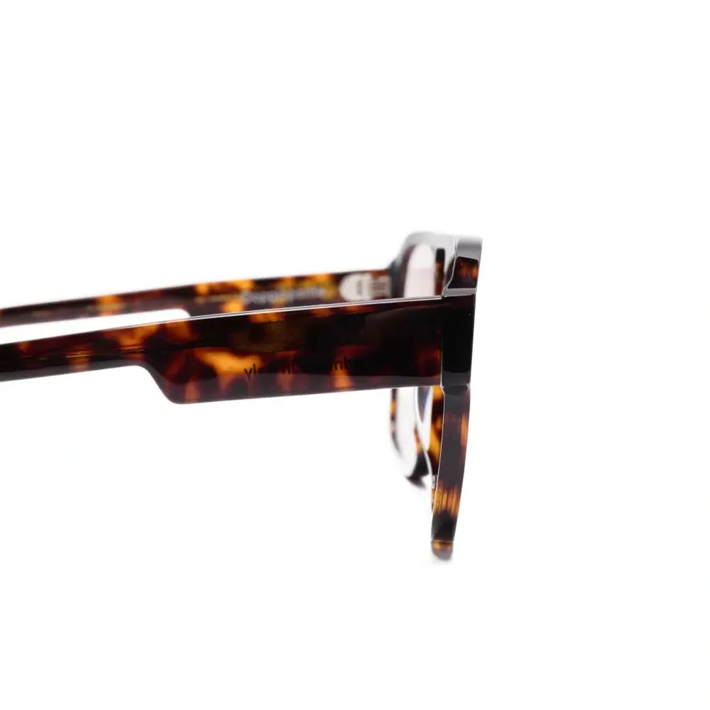 Очки в прямоугольной оправе черепаховой расцветки