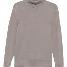 Свитер с высоким воротником