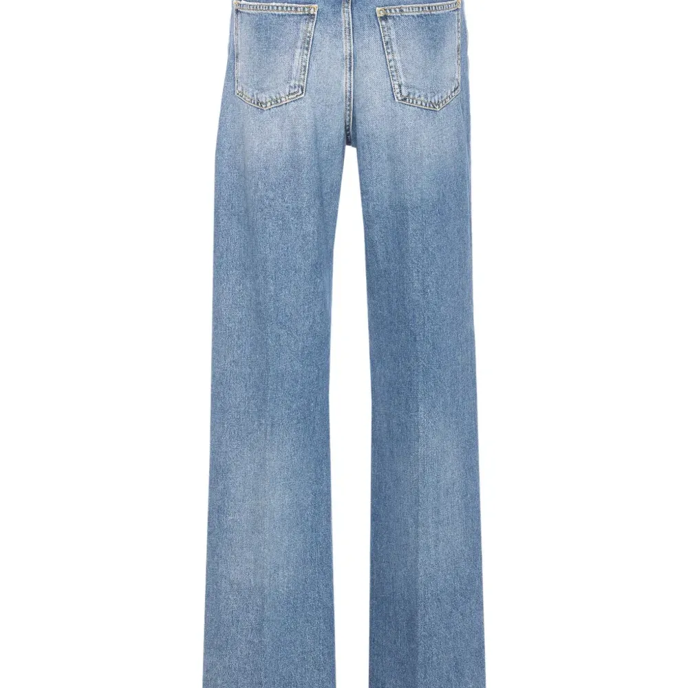 Джинсы с накладным карманом Джинсы с накладным карманом