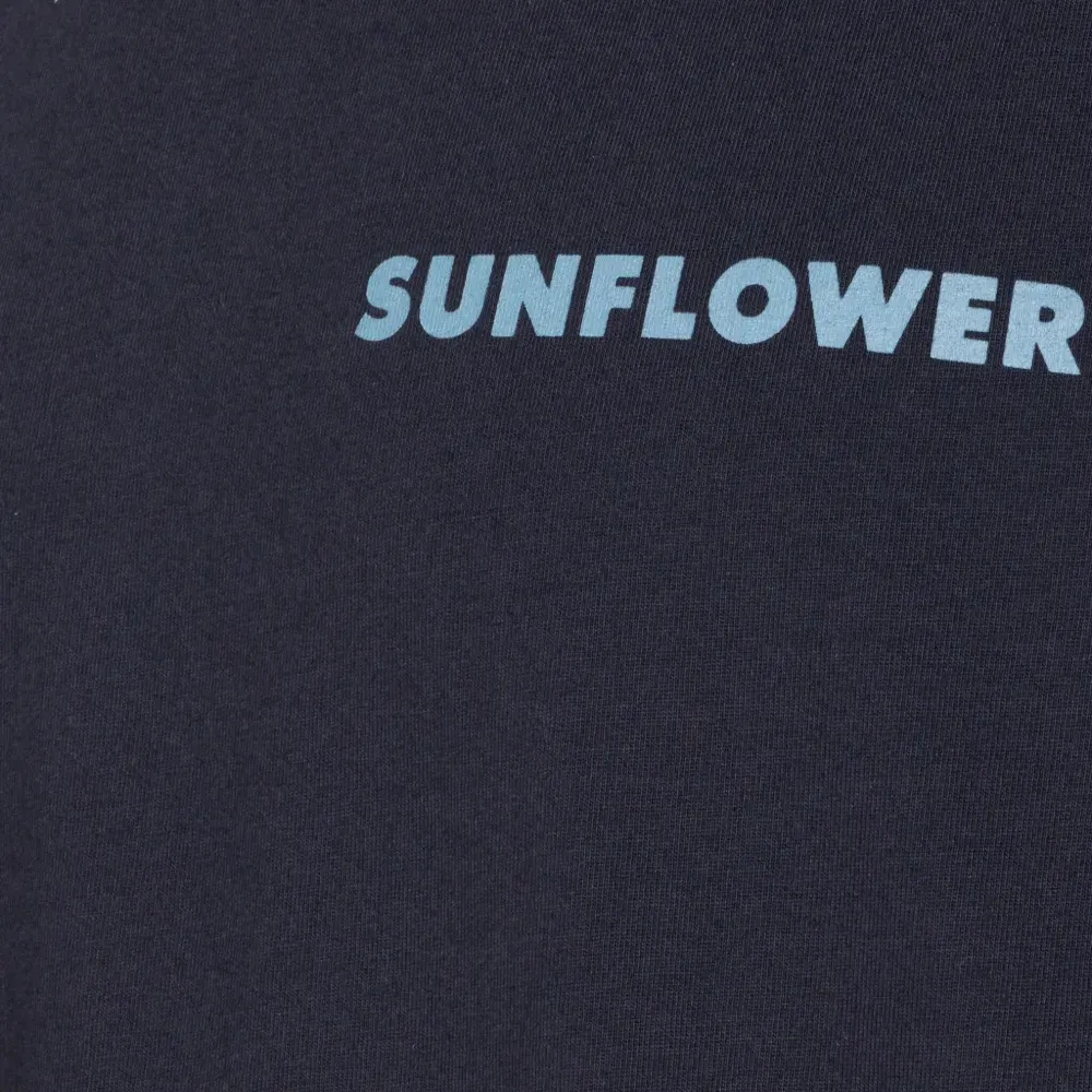 Футболка с логотипом