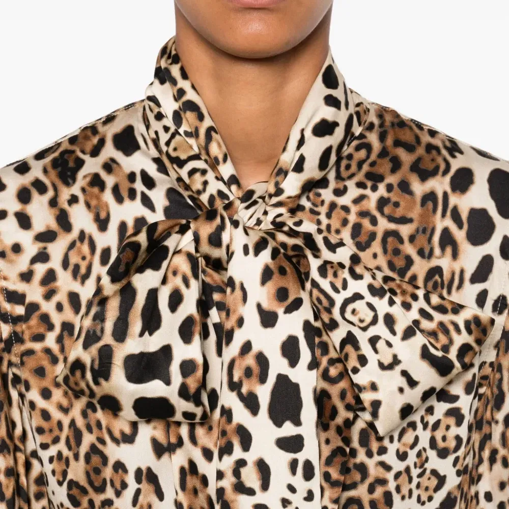 Рубашка с леопардовым принтом и завязками
