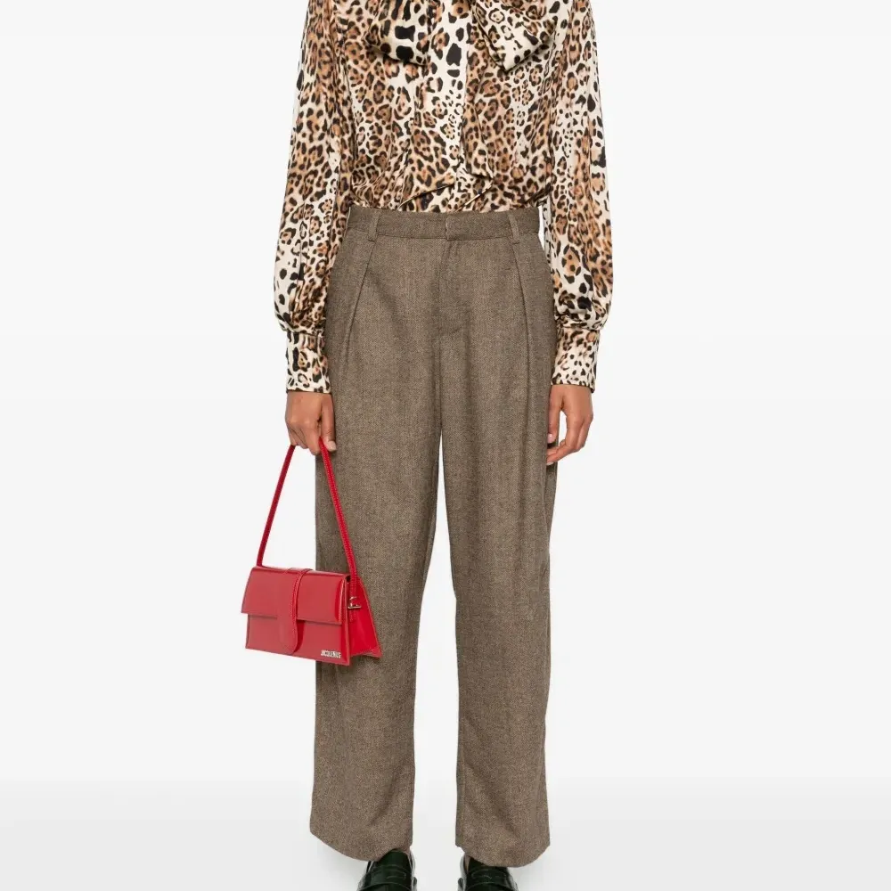 Рубашка с леопардовым принтом и завязками