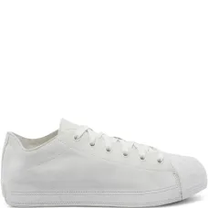 Кроссовки на шнуровке