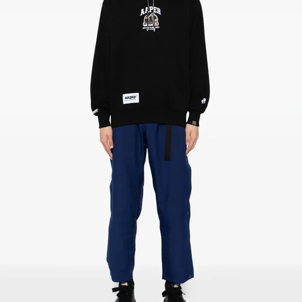 Худи с нашивкой-логотипом