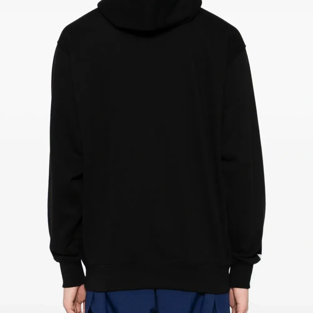 Худи с нашивкой-логотипом