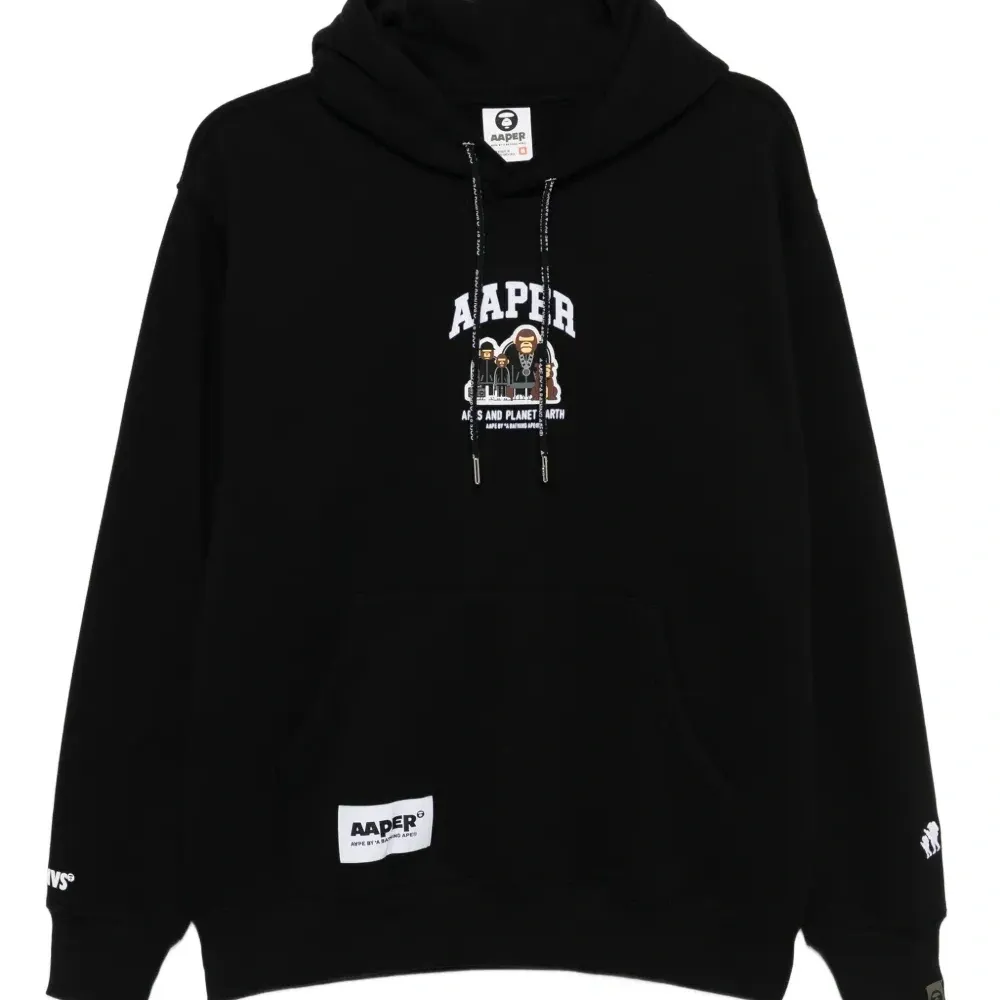 Худи с нашивкой-логотипом