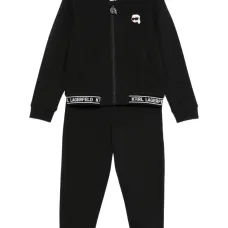 Спортивный костюм с нашивкой-логотипом