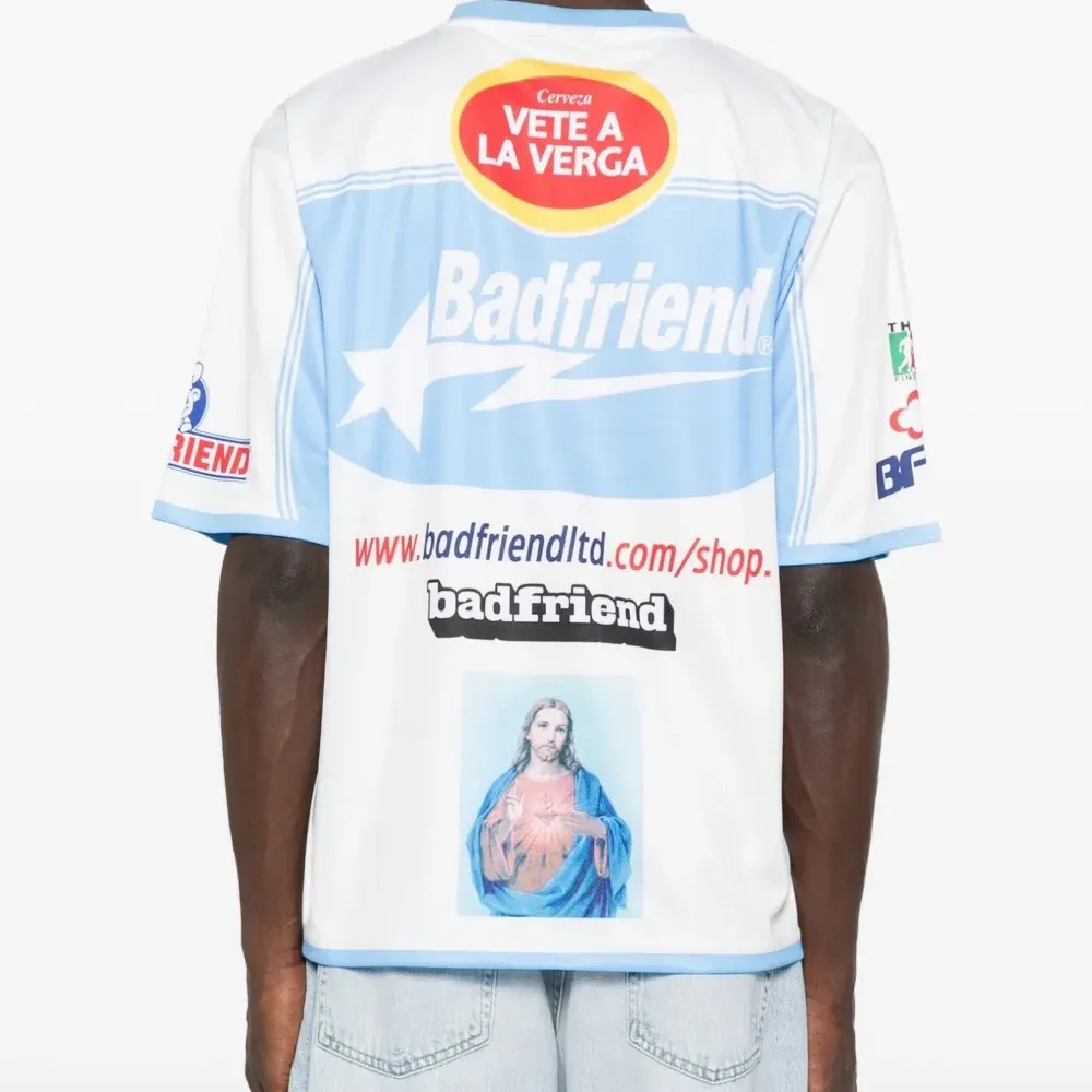 Футболка с графичным принтом и вставками