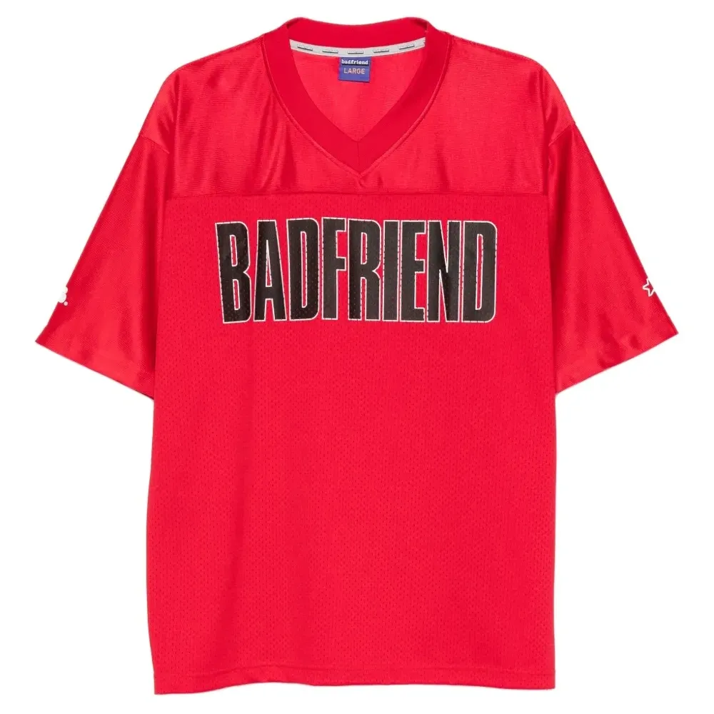 Футболка с V-образным вырезом