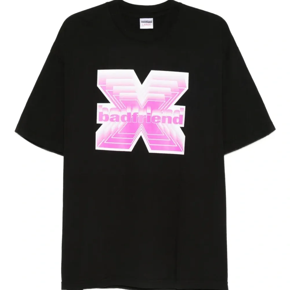 Футболка с графичным принтом