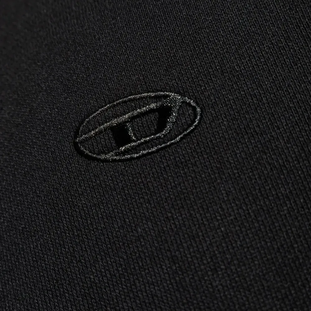 Толстовка с капюшоном и вышитым логотипом