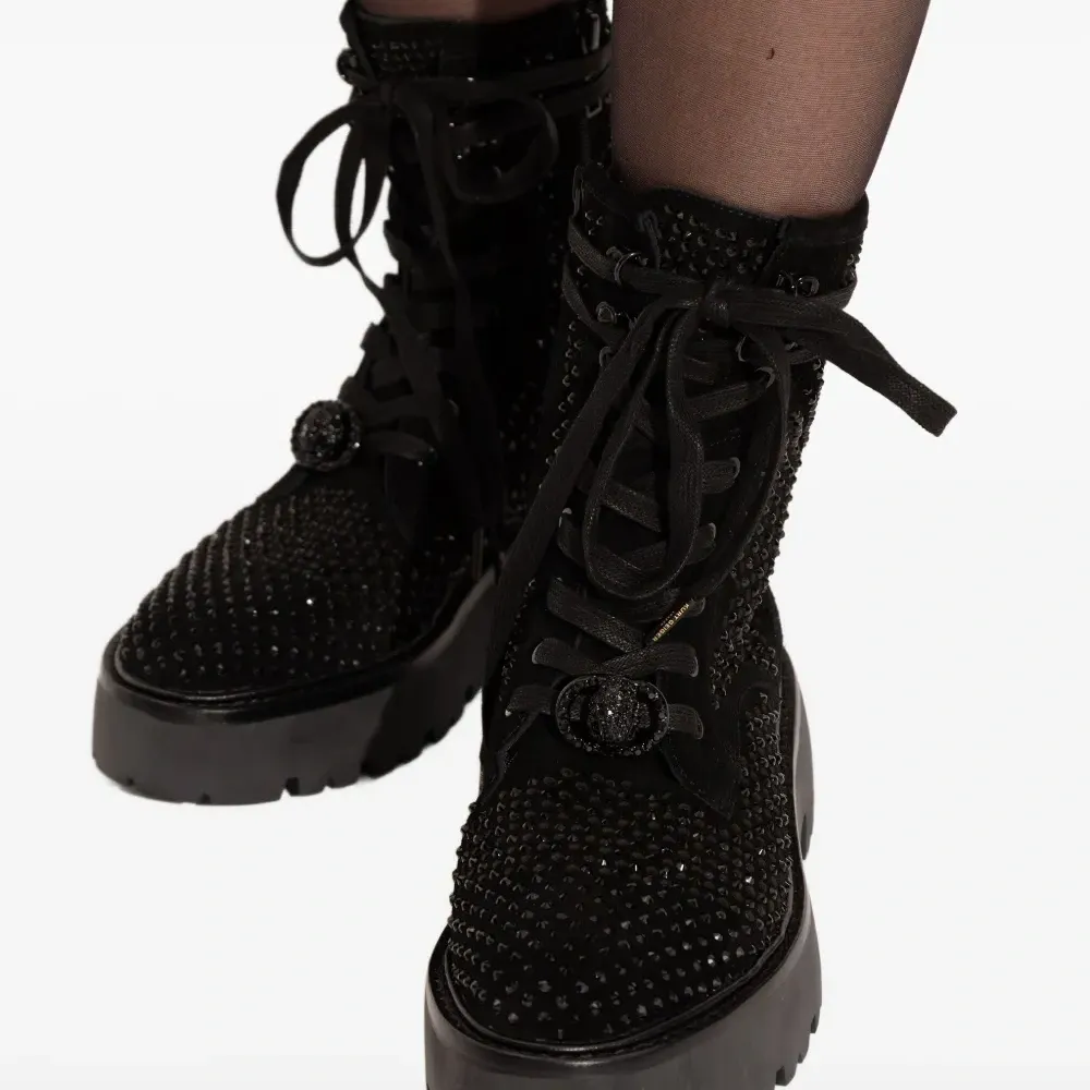 Декорированные ботинки на шнуровке