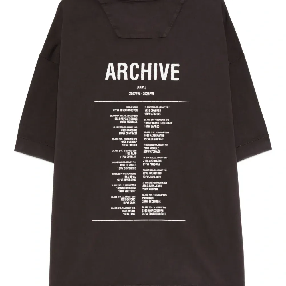 Футболка с вышитым логотипом