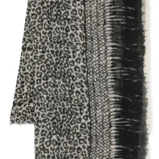 Шарф с анималистичным принтом