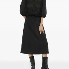 Платье с объемными рукавами