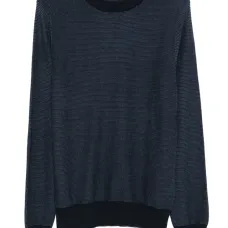 Свитер с круглым вырезом