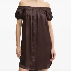 Платье с открытыми плечами