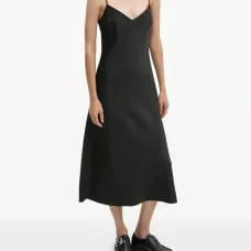 Платье с V-образным вырезом Платье с V-образным вырезом