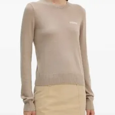 Свитер с надписью Свитер с надписью