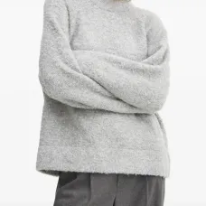 Свитер с круглым вырезом Свитер с круглым вырезом