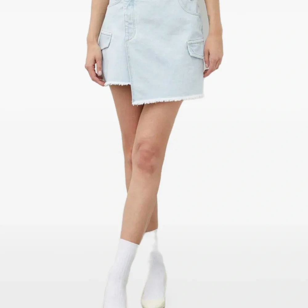 Асимметричная мини-юбка