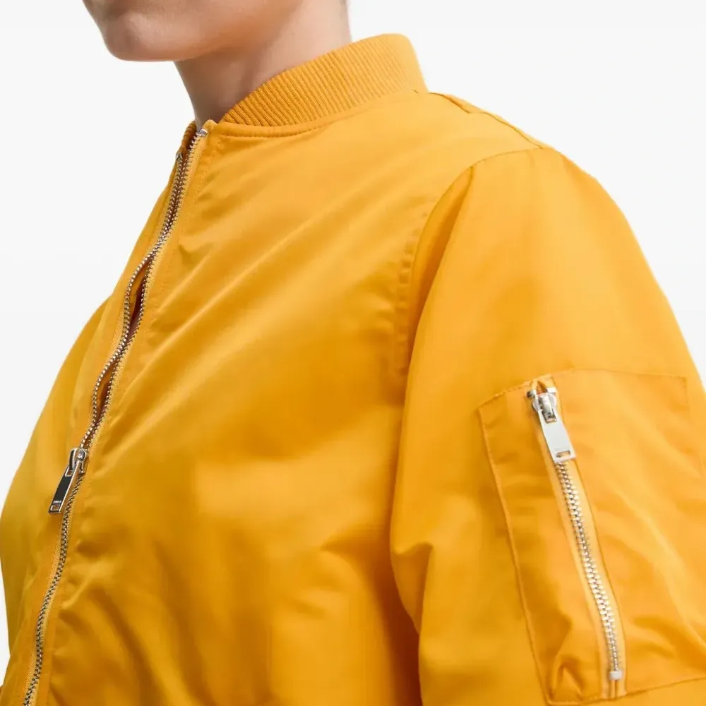 Бомбер на молнии