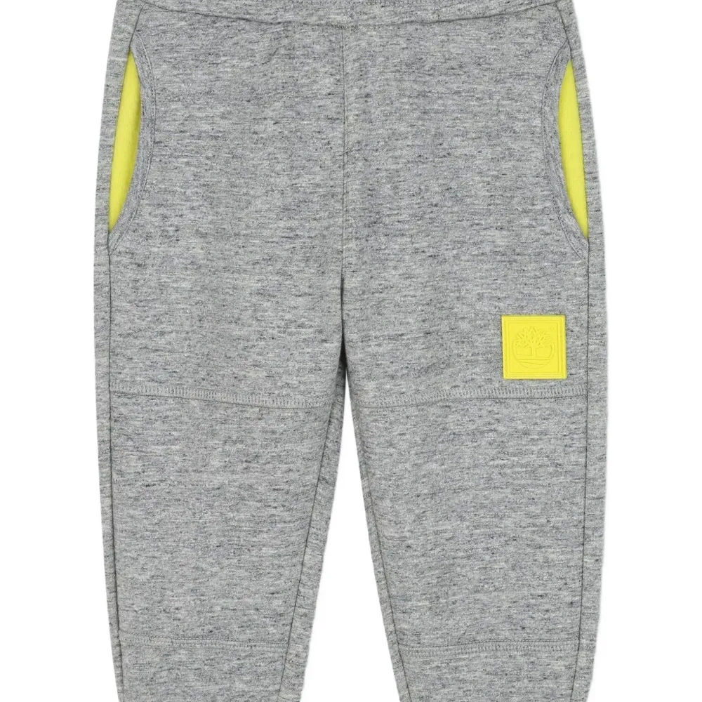 Спортивные брюки с контрастным карманом