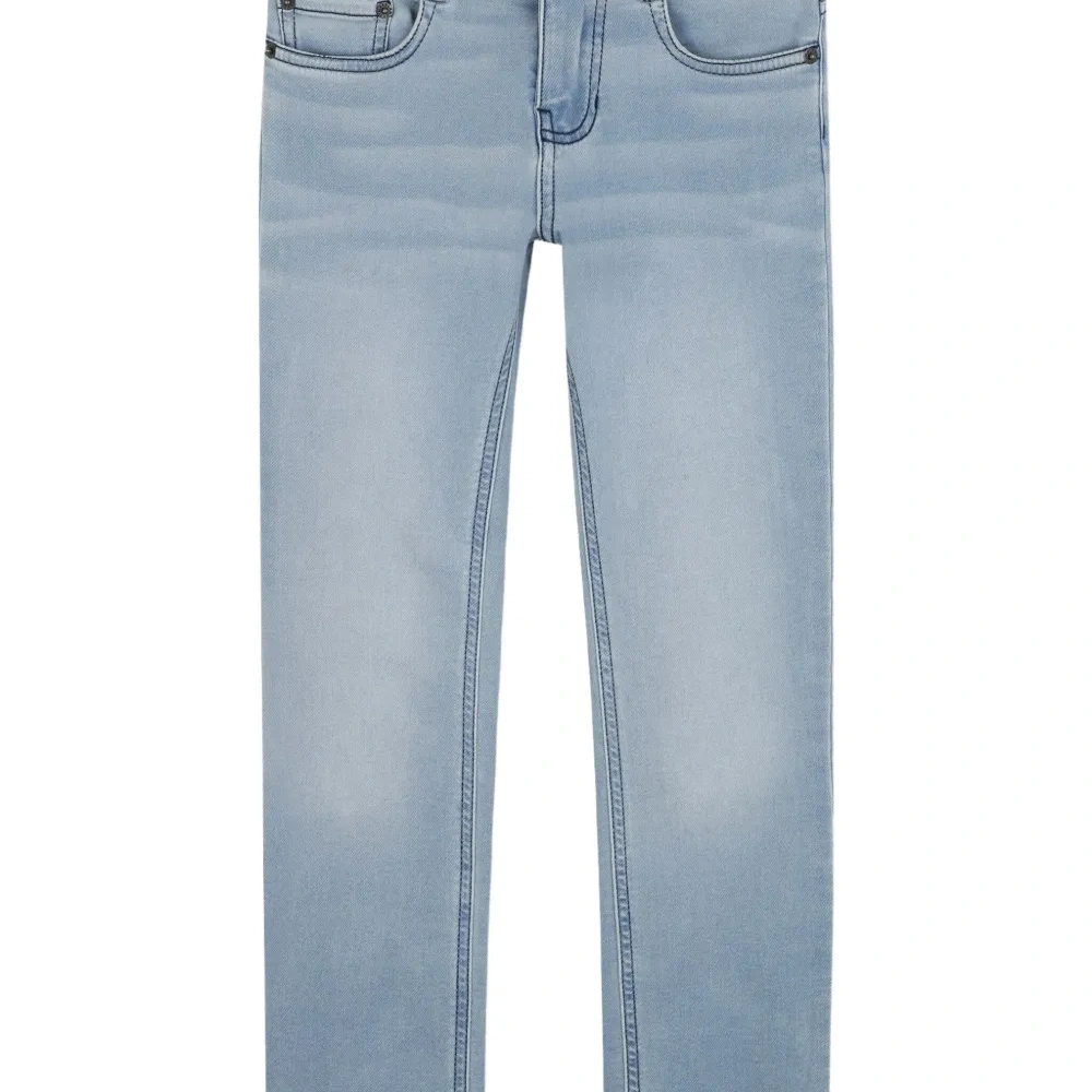 Джинсы с пятью карманами