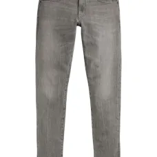 Прямые джинсы с карманами