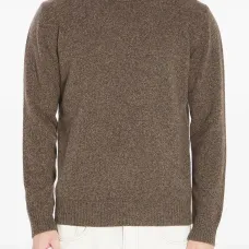 Свитер с высоким воротником