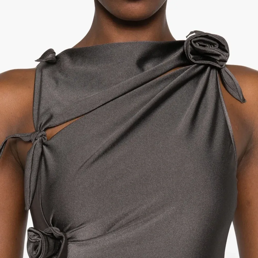 Асимметричный топ с розой