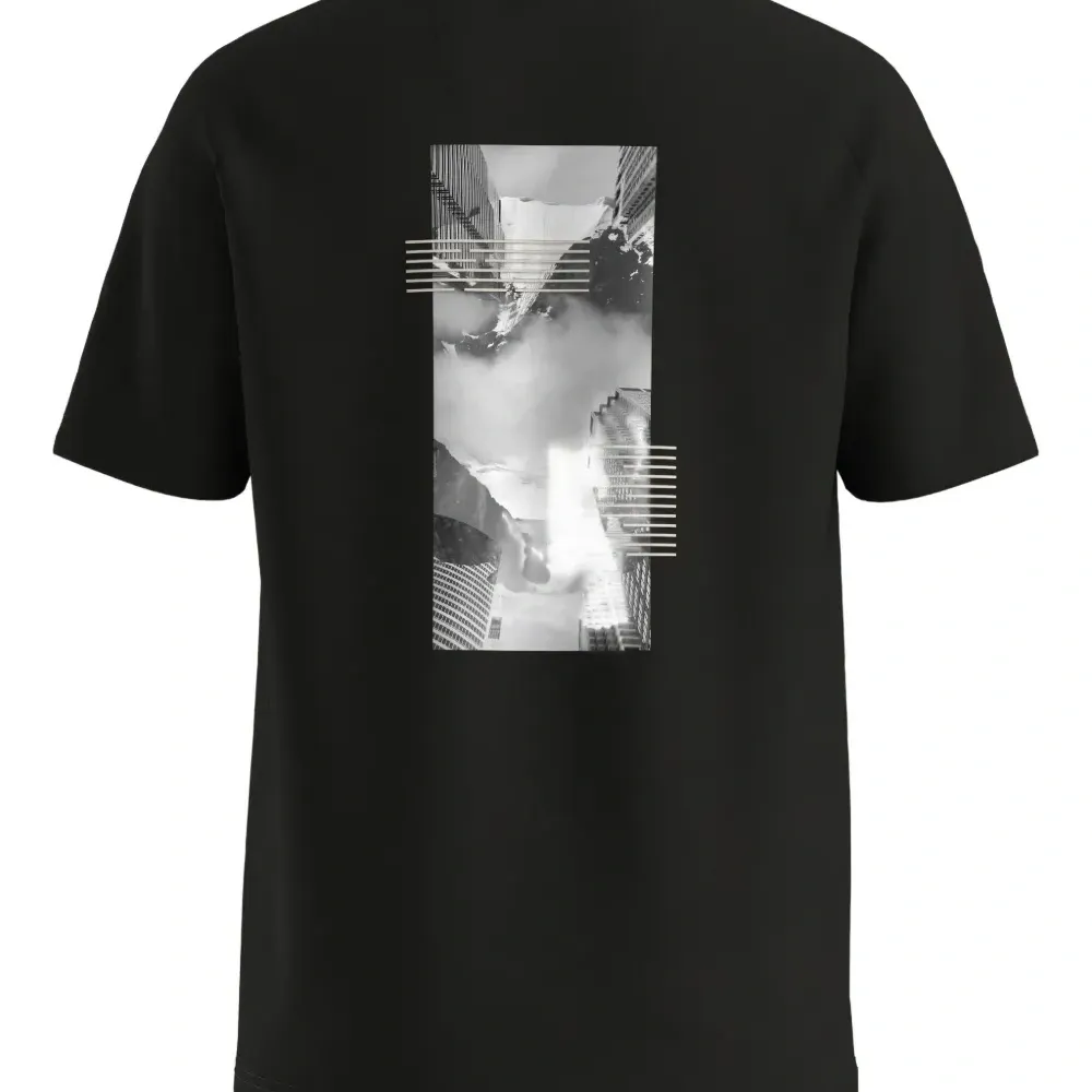 Футболка с графичным принтом