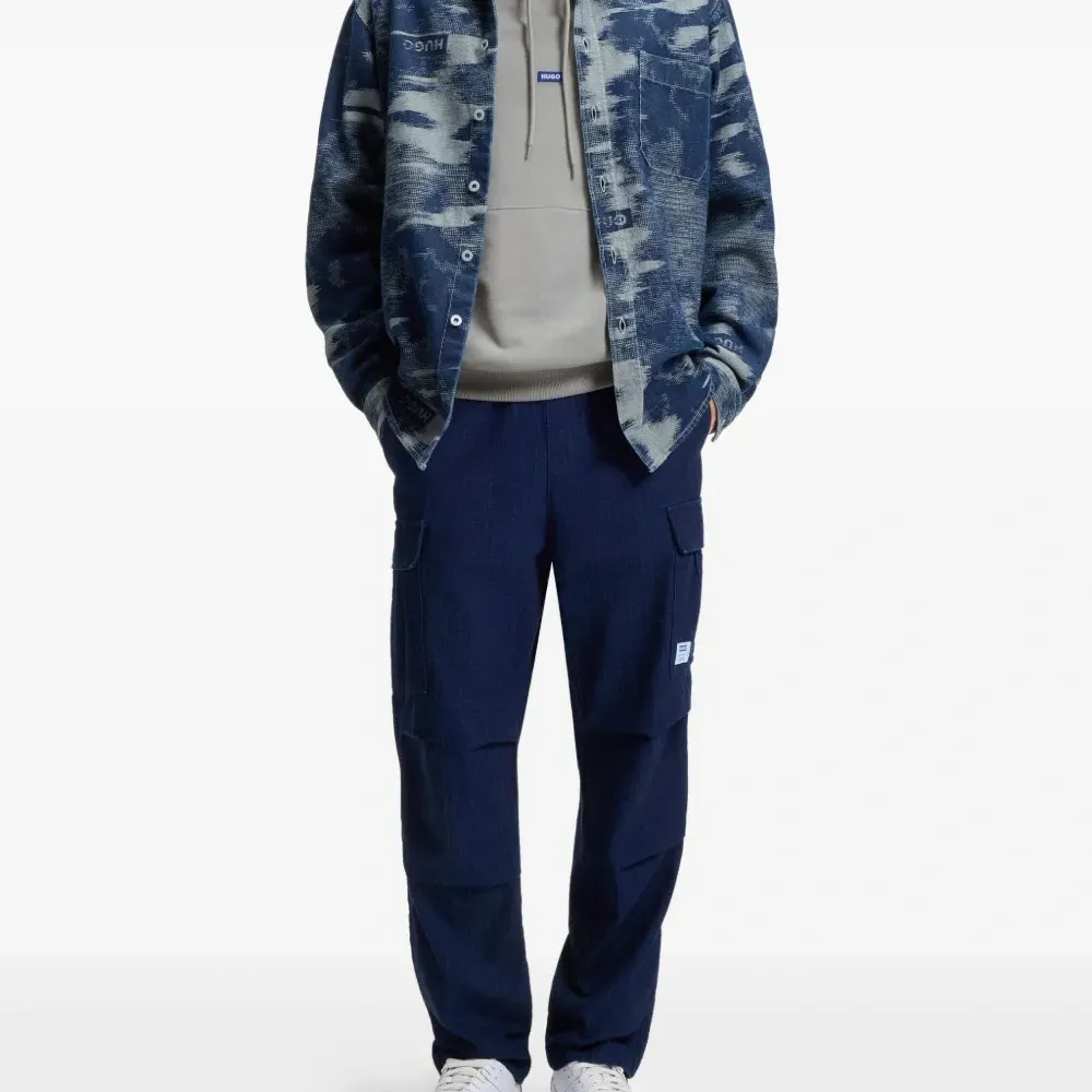 Худи с нашивкой-логотипом