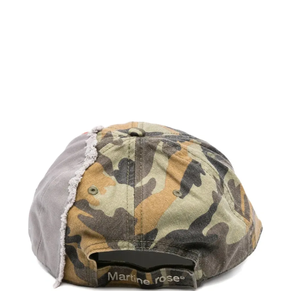 Бейсболка с логотипом