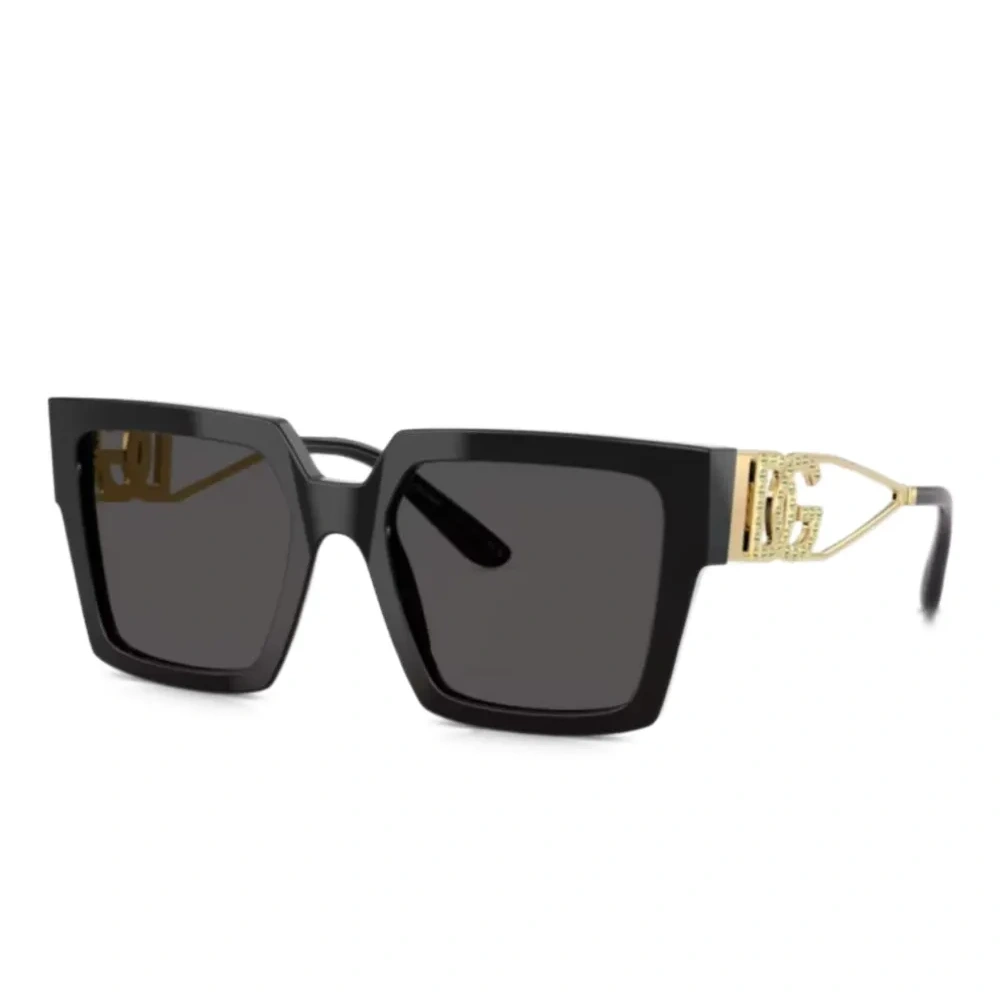 Солнцезащитные очки квадратной формы