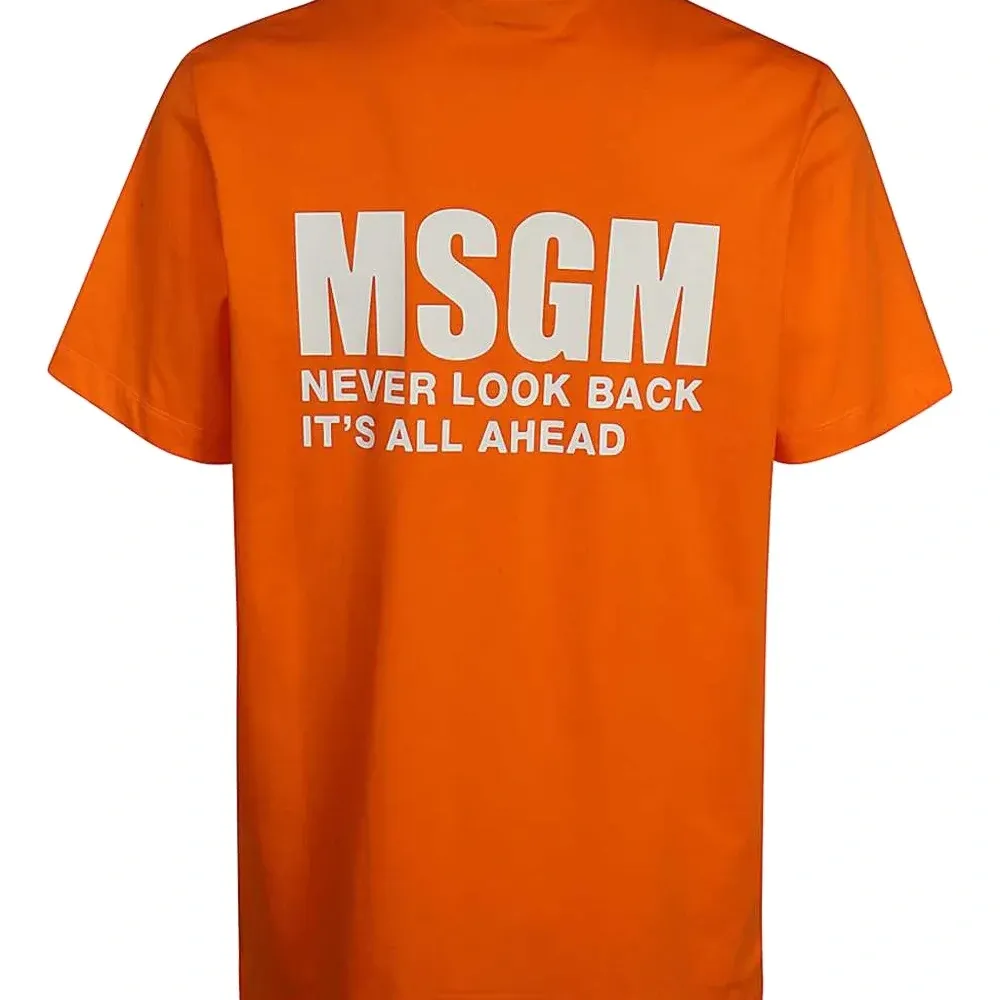 Футболка с логотипом