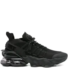 Кроссовки на массивной подошве