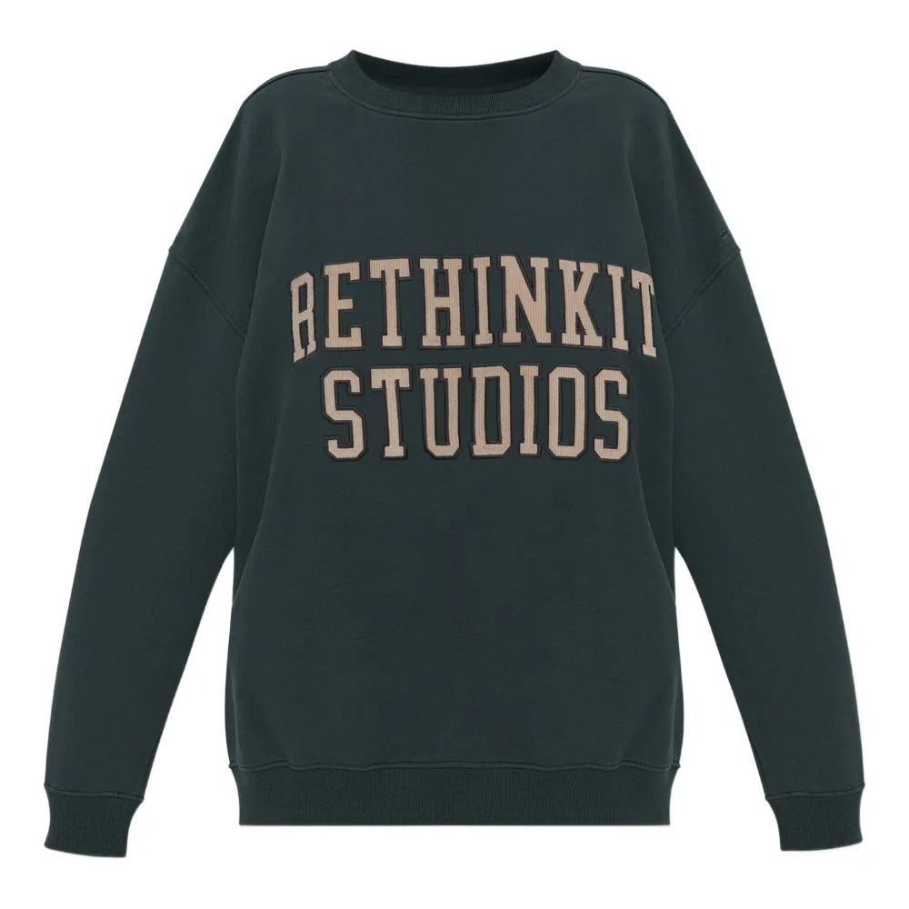 Толстовка с вышитым логотипом