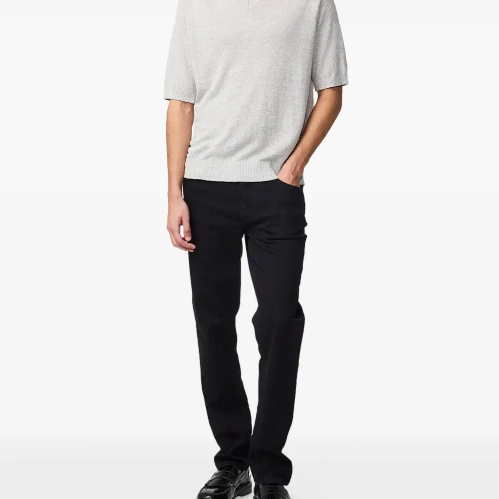 Футболка с V-образным вырезом Футболка с V-образным вырезом