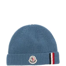 Шапка бини с нашивкой-логотипом Шапка бини с нашивкой-логотипом