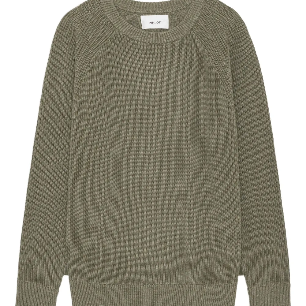 Свитер в рубчик с рукавами реглан